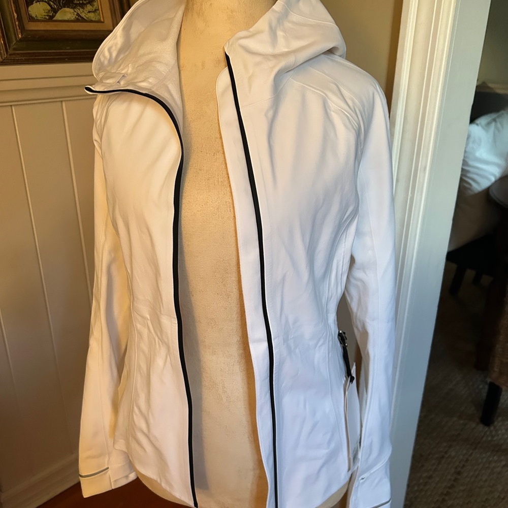 Lululemon Cross Chill Women's White Hooded Jacket